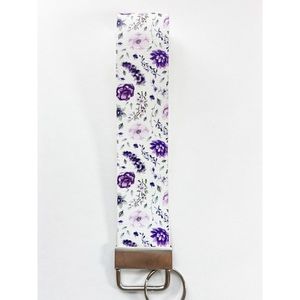 💜🌸 Purple floral keychain/key fob. Vegan leather